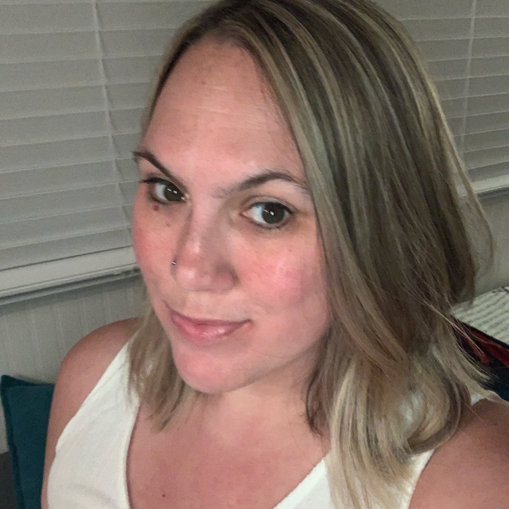 Meet your Posher, Desiree
